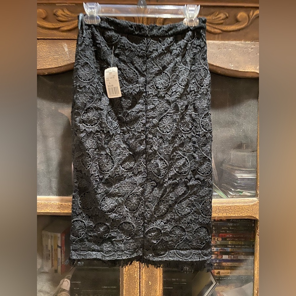Forever 21 Black Lace Accent A line skirt